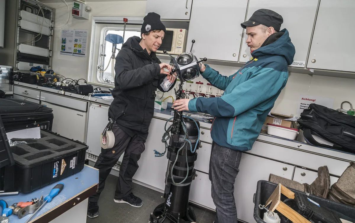 Behind the Scenes — Jonas Ginter